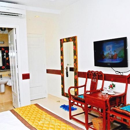 Hoang Thanh Thuy Airport Hotel 1 - Gan Am Thuc Dem Cho Hoang Hoa Tham Hô Chi Minh-Ville Extérieur photo