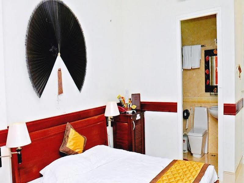 Hoang Thanh Thuy Airport Hotel 1 - Gan Am Thuc Dem Cho Hoang Hoa Tham Hô Chi Minh-Ville Extérieur photo