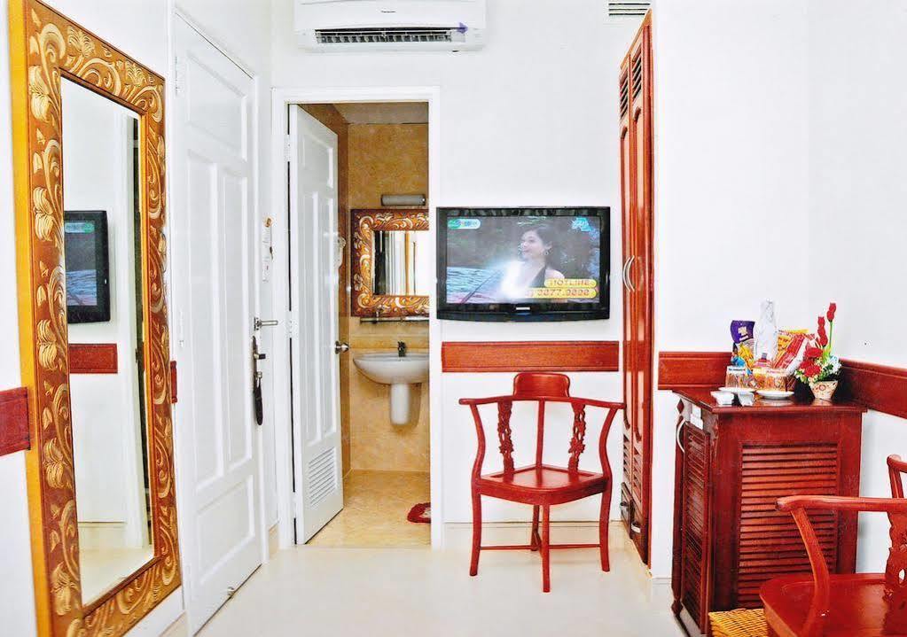 Hoang Thanh Thuy Airport Hotel 1 - Gan Am Thuc Dem Cho Hoang Hoa Tham Hô Chi Minh-Ville Extérieur photo